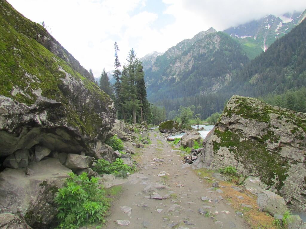 kumrat valley tour