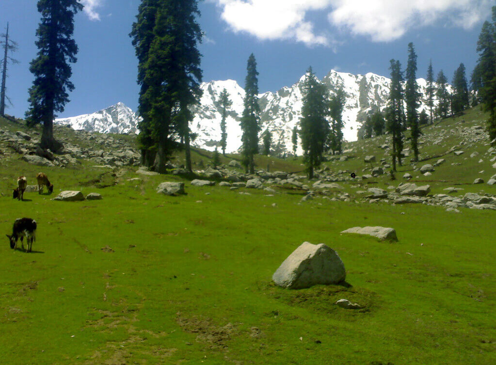 kumrat valley tour